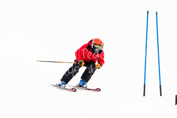 02122022SkiTeamAction-0099