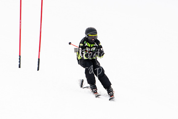 02122022SkiTeamAction-0178