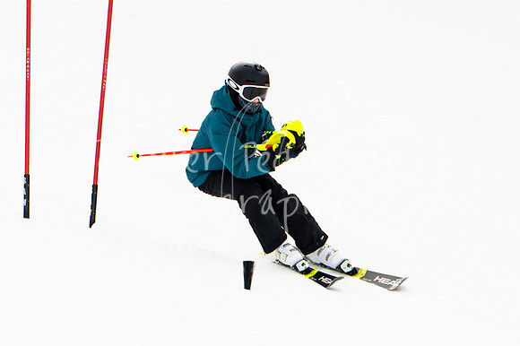 02122022SkiTeamAction-0032