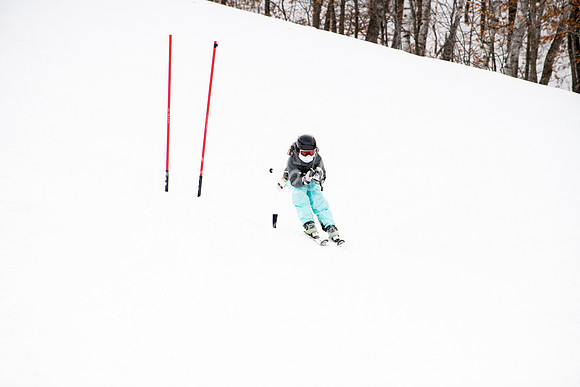 02122022SkiTeamAction-0165