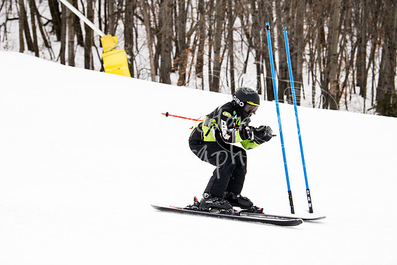 02122022SkiTeamAction-0184