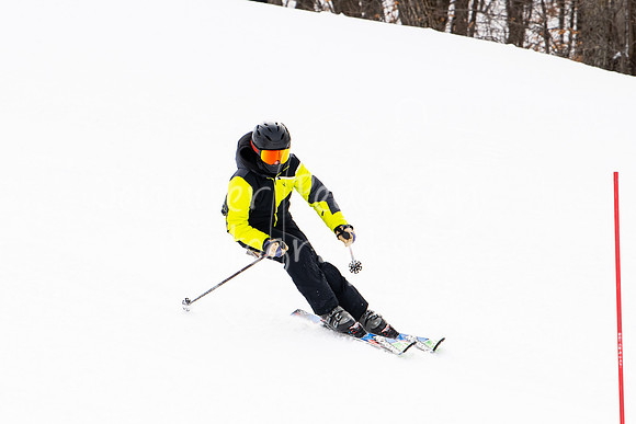 02122022SkiTeamAction-0243
