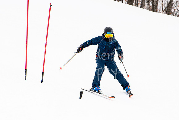 02122022SkiTeamAction-0196