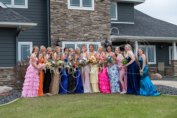 20260502WHNProm-5817
