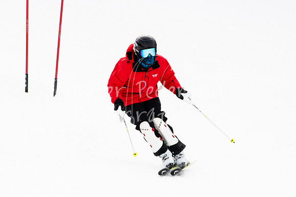 02122022SkiTeamAction-0023