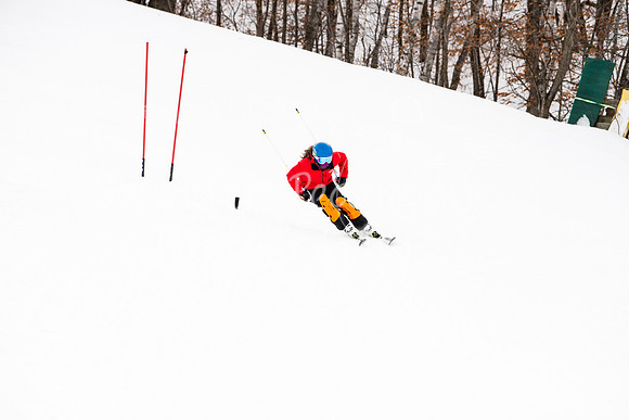 02122022SkiTeamAction-0136