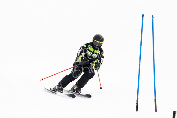 02122022SkiTeamAction-0173