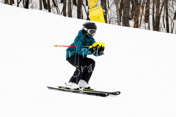 02122022SkiTeamAction-0037