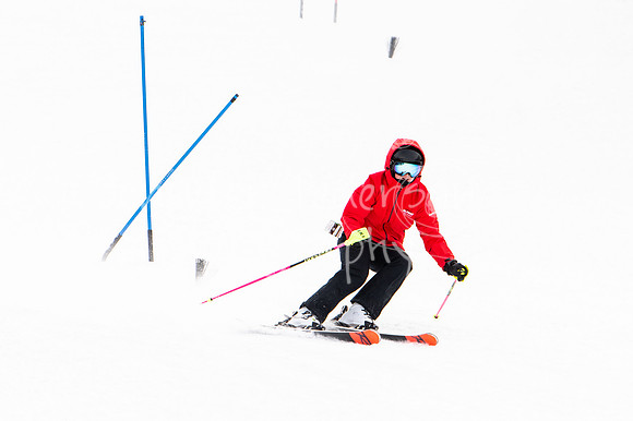 02122022SkiTeamAction-0115