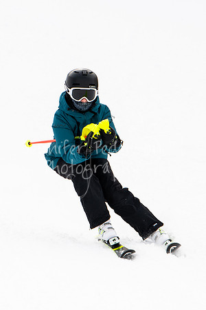 02122022SkiTeamAction-0034