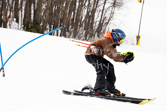 02122022SkiTeamAction-0306