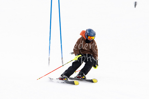 02122022SkiTeamAction-0295