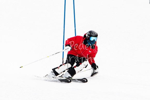 02122022SkiTeamAction-0017