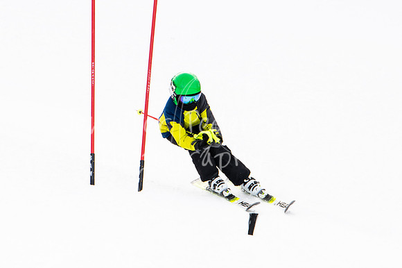 02122022SkiTeamAction-0286