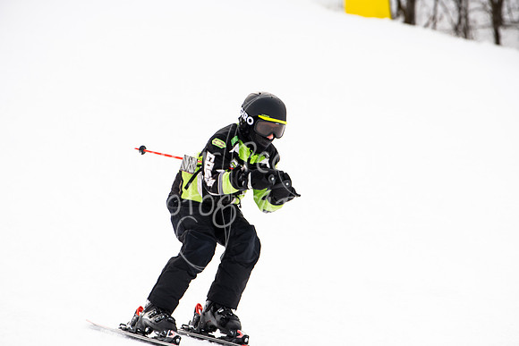 02122022SkiTeamAction-0182