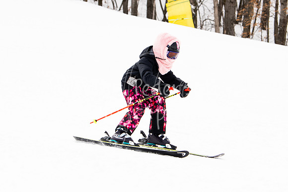02122022SkiTeamAction-0214