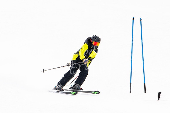 02122022SkiTeamAction-0240