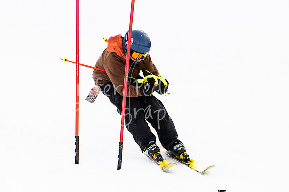 02122022SkiTeamAction-0299