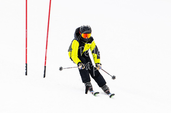 02122022SkiTeamAction-0244