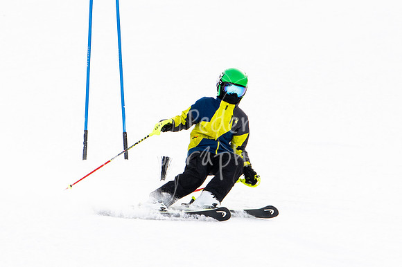 02122022SkiTeamAction-0283