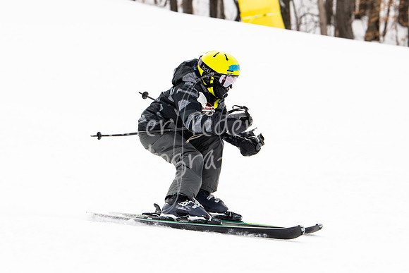 02122022SkiTeamAction-0097
