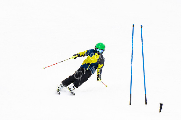 02122022SkiTeamAction-0282