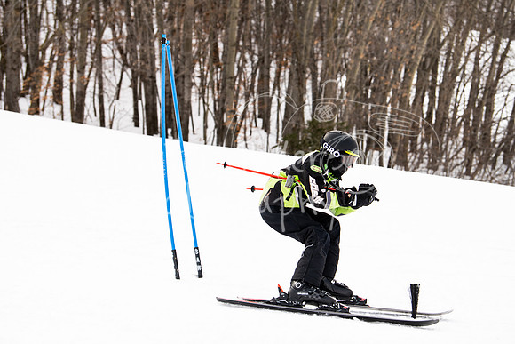 02122022SkiTeamAction-0185