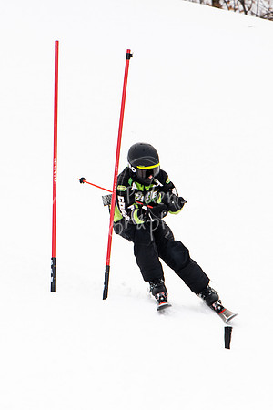 02122022SkiTeamAction-0177