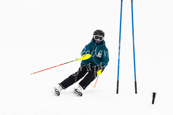 02122022SkiTeamAction-0028