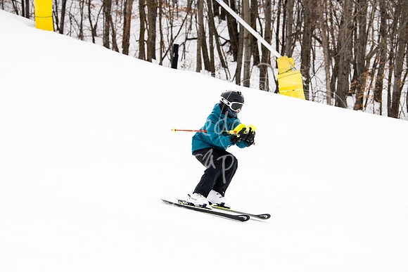 02122022SkiTeamAction-0233