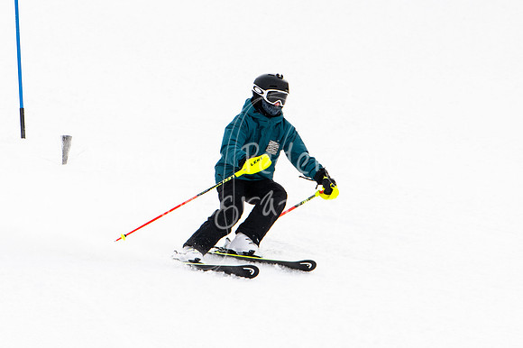 02122022SkiTeamAction-0030