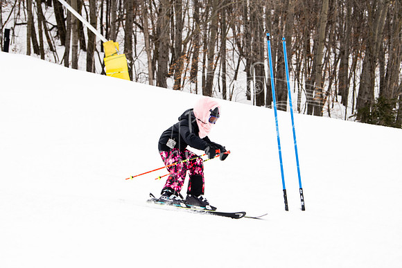 02122022SkiTeamAction-0215