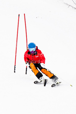 02122022SkiTeamAction-0125