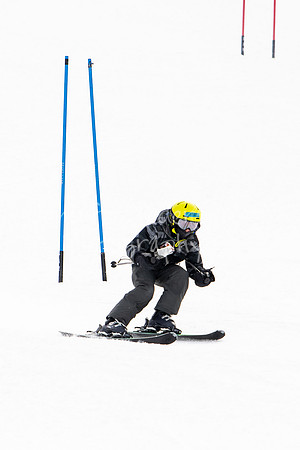02122022SkiTeamAction-0088