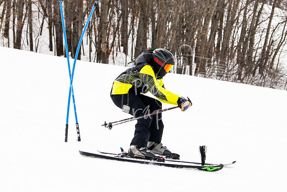 02122022SkiTeamAction-0250