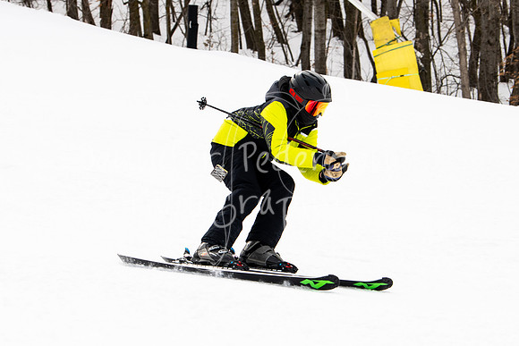 02122022SkiTeamAction-0010