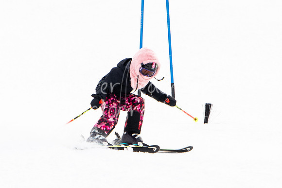 02122022SkiTeamAction-0206