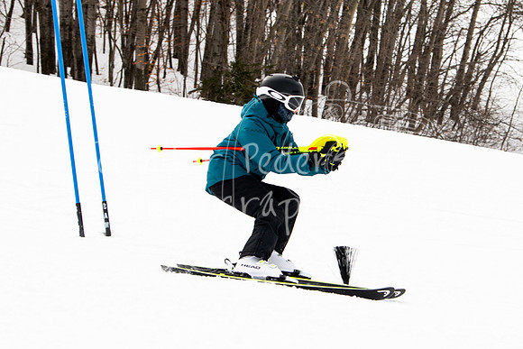 02122022SkiTeamAction-0039