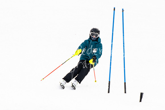 02122022SkiTeamAction-0223